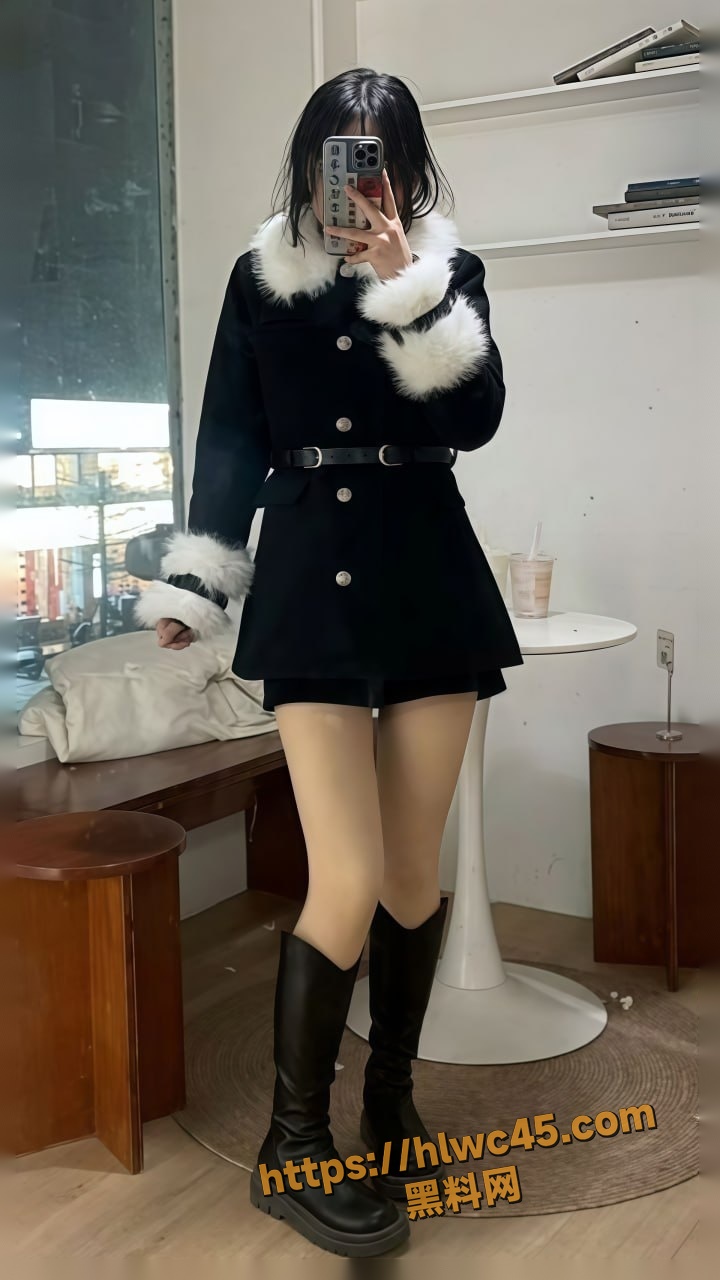 眼镜反差妹
