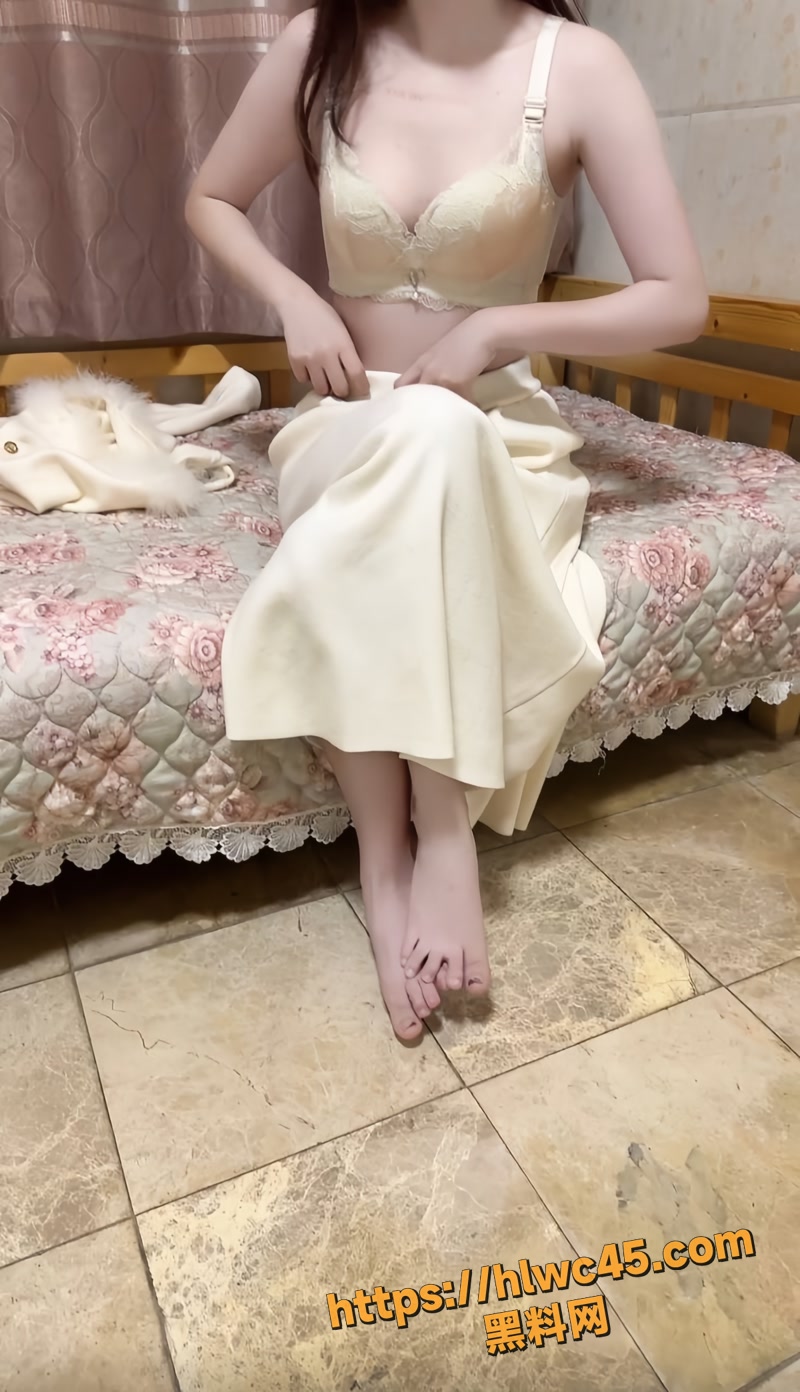 01父亲温泉爆操闺女1 1wm