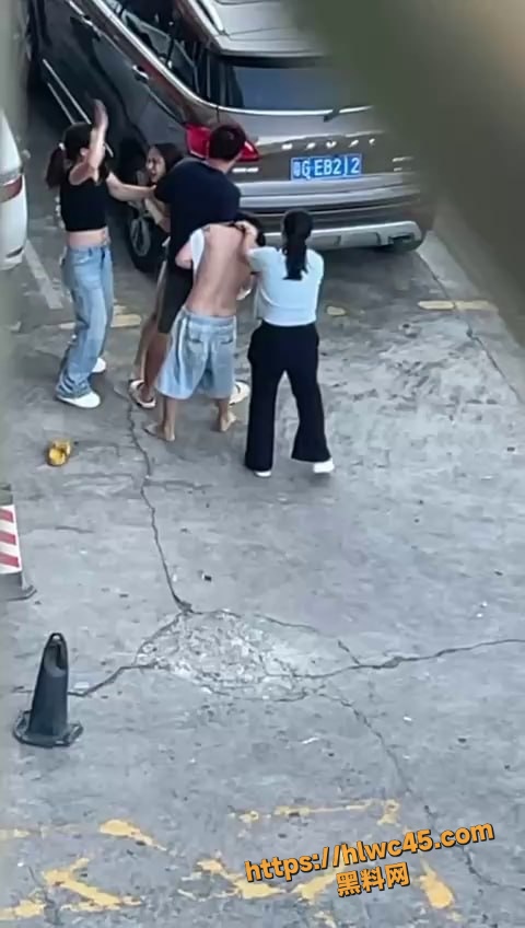 今日当街抓奸现场
