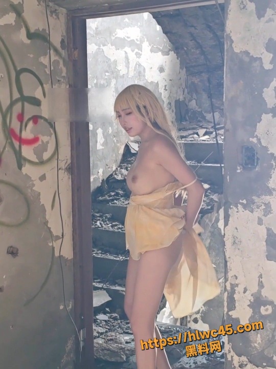 女模