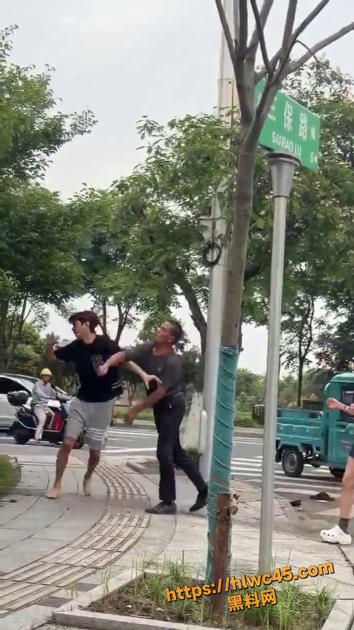 大爷KO保时捷车主