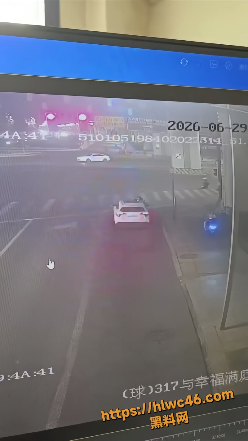03成都车辆撞桥墩事故1 3wm