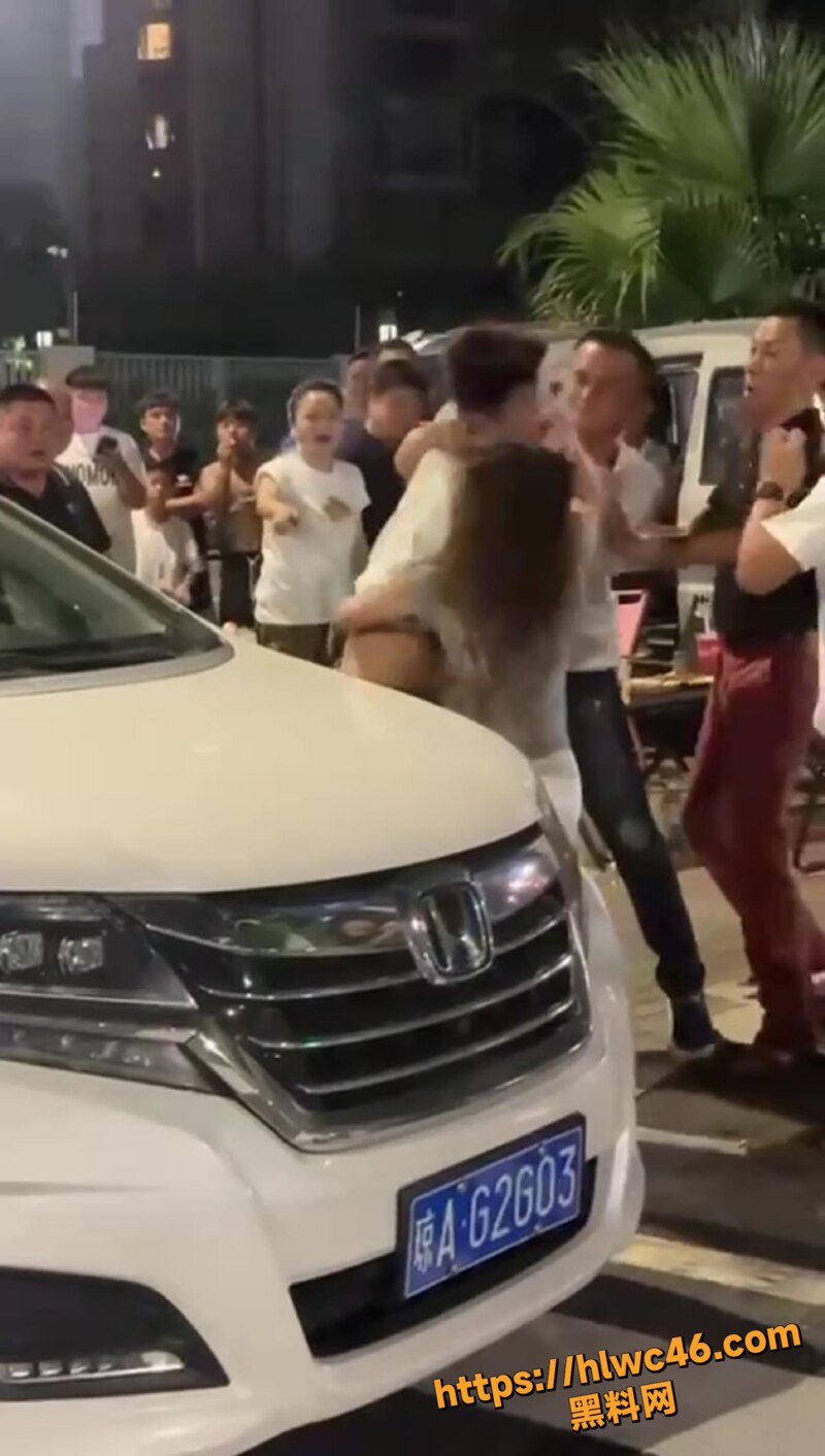 多人当街打架乱斗8
