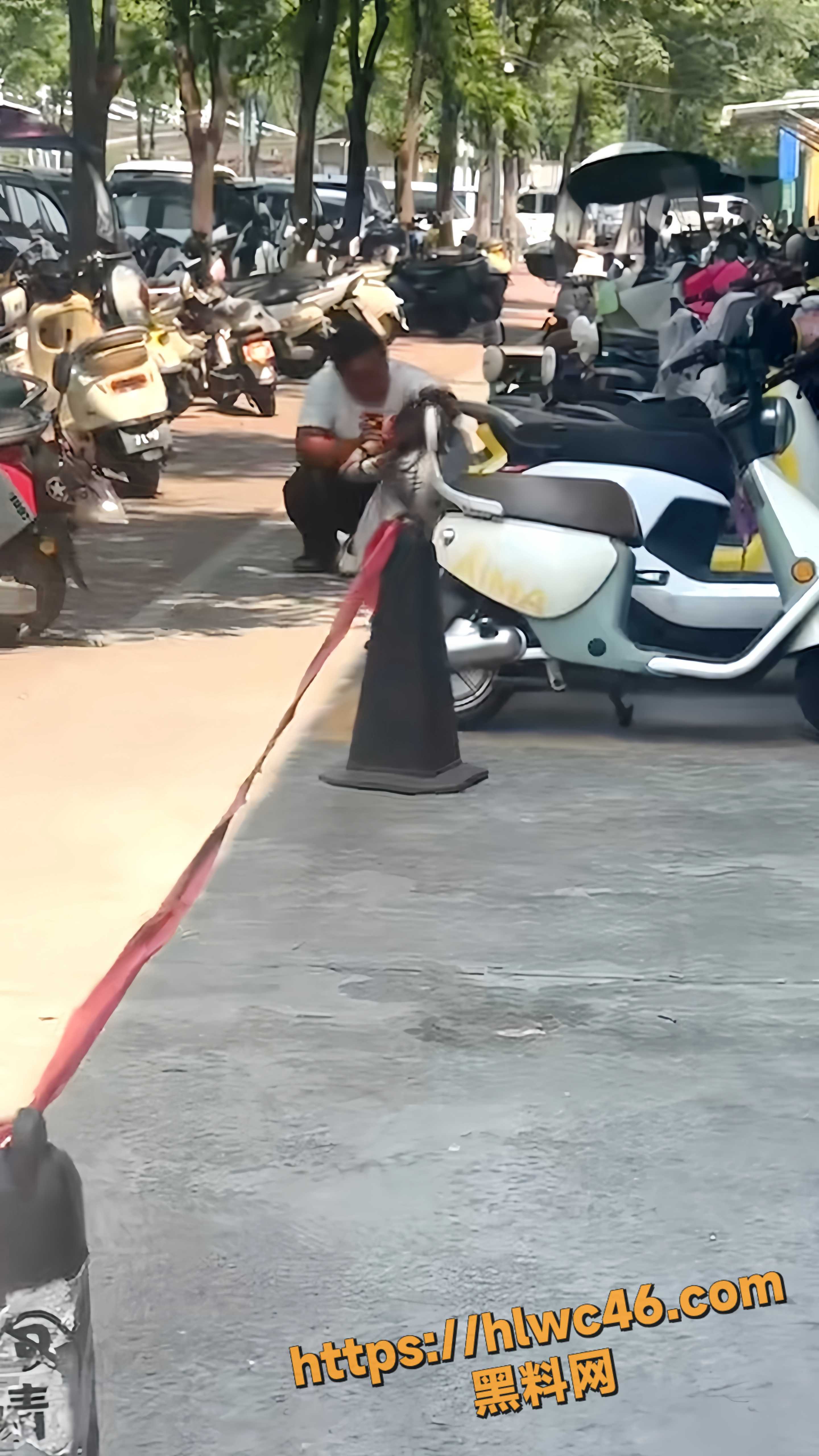 夫妻街头打架事件原因1