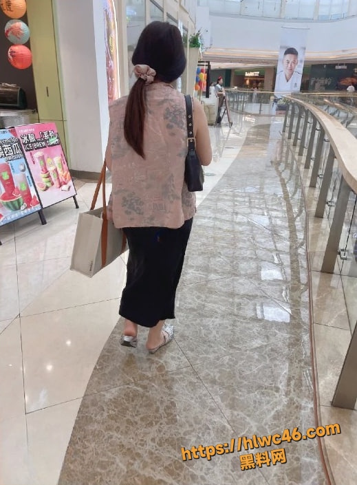 花姐逛街回来被操