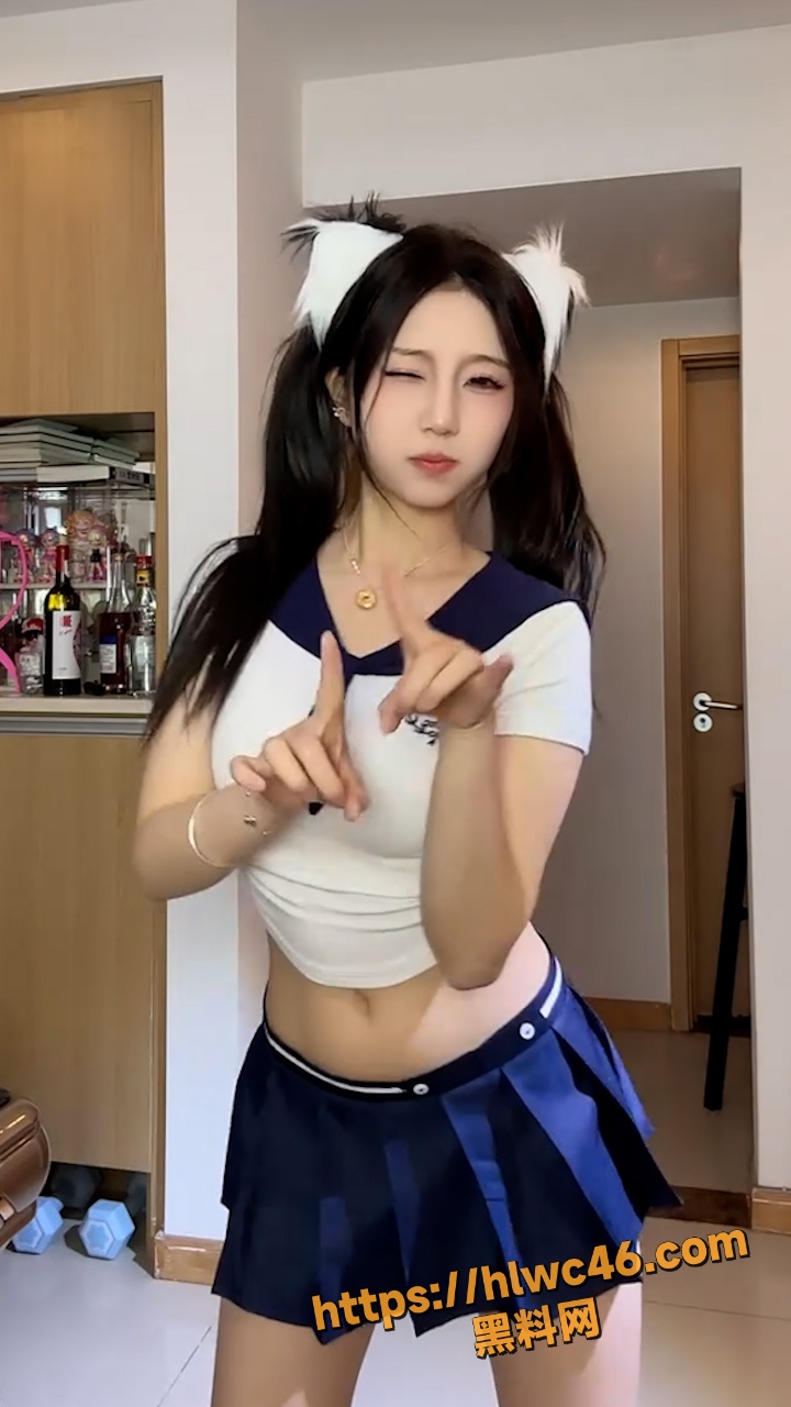 美乳翘臀5