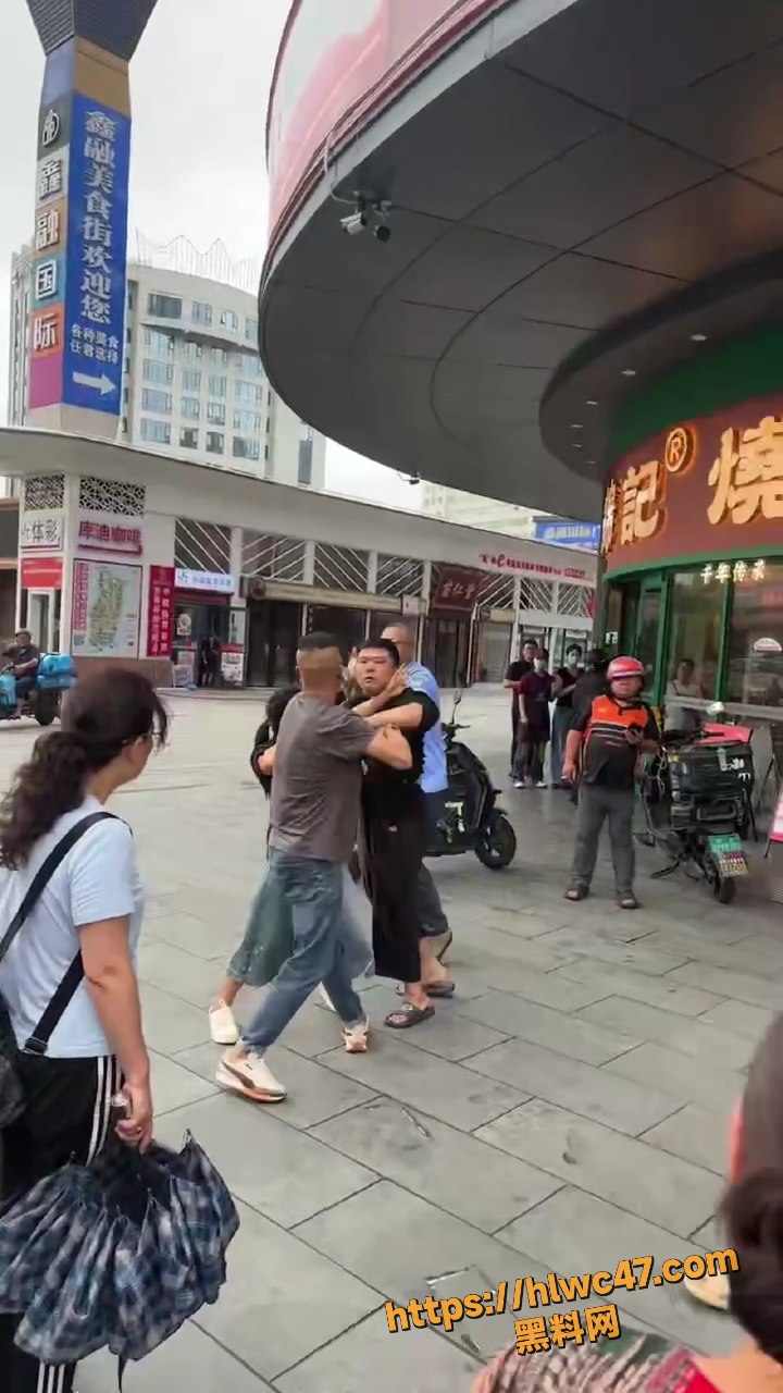 女店员
