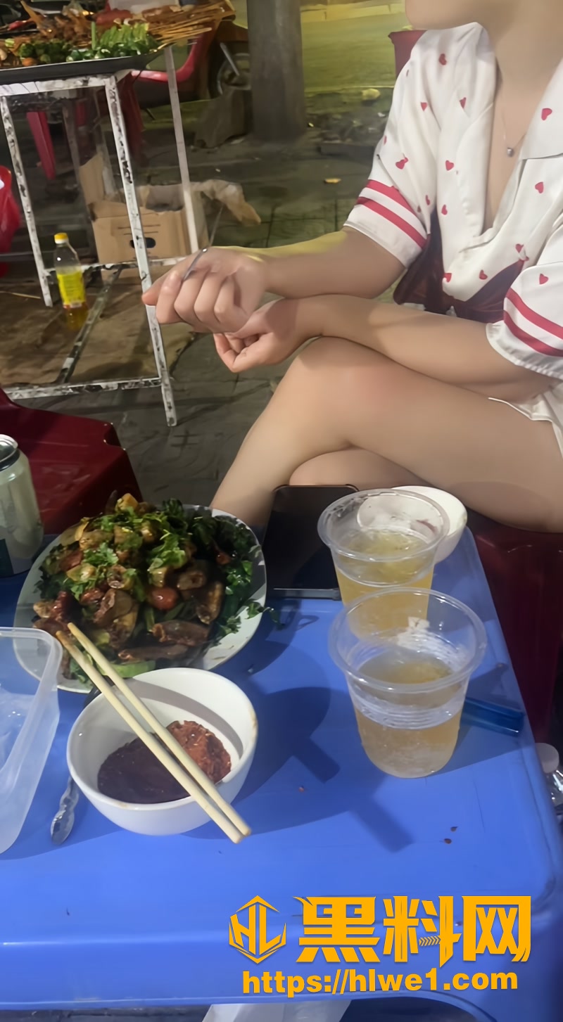 01再战嫂子骚穴实录1 1wm