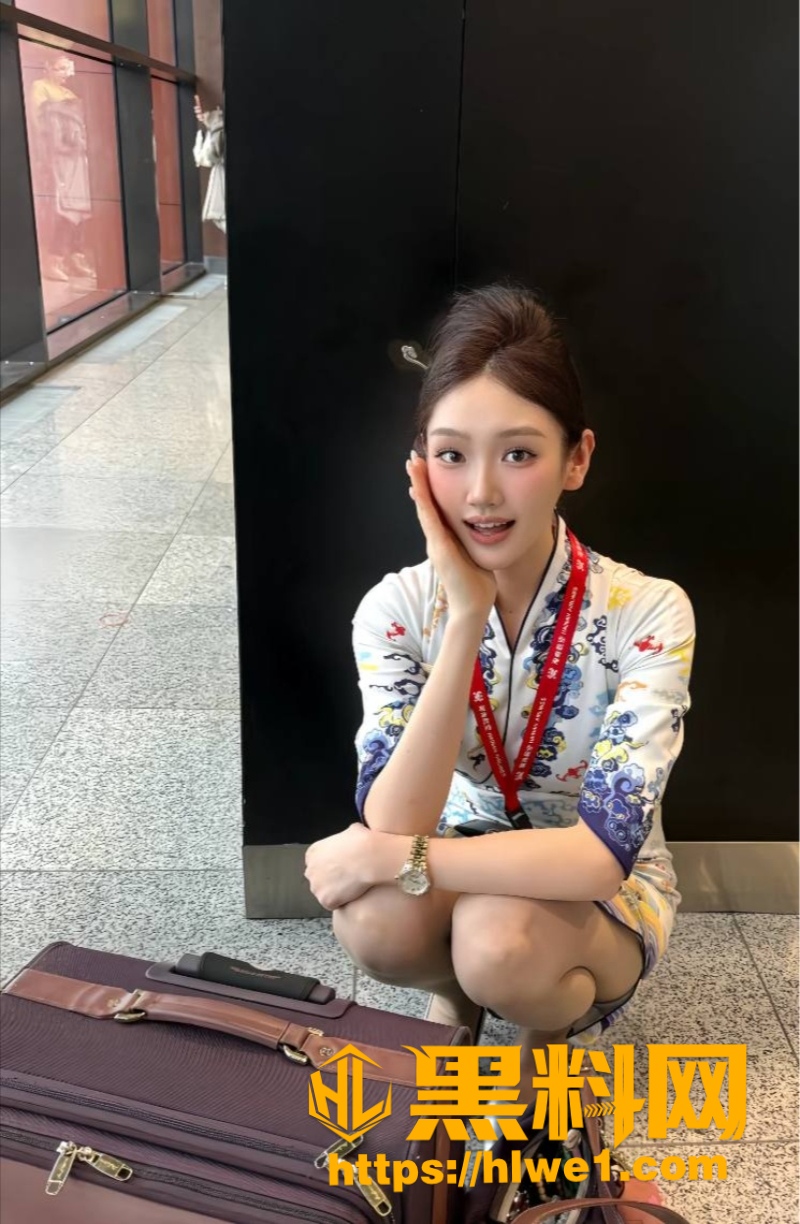 04年东方航空空姐性爱视频1