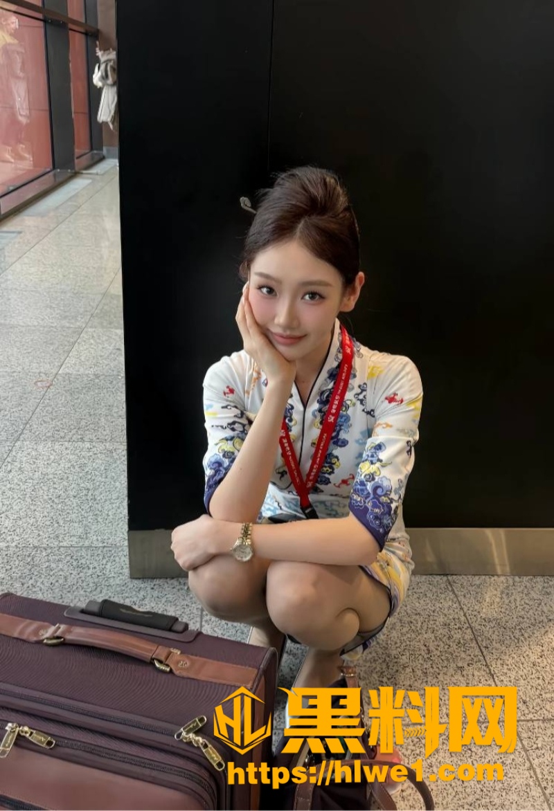 04年东方航空空姐性爱视频2