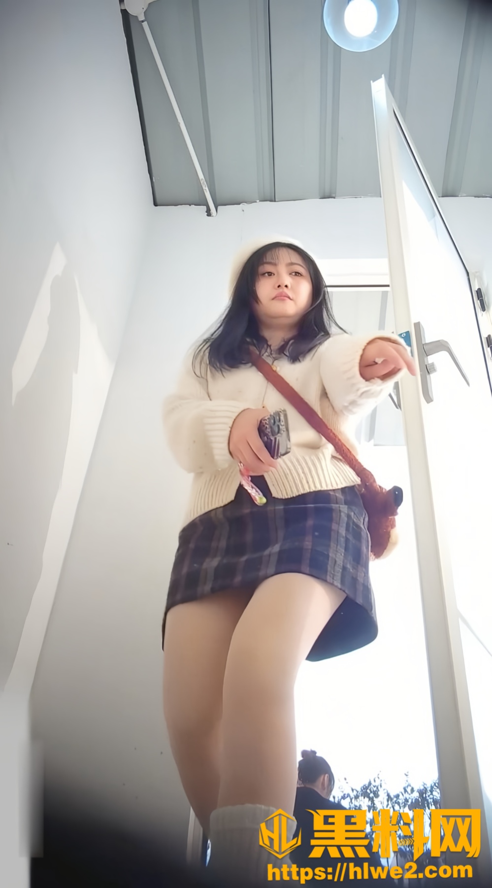 公园女厕真实偷拍2