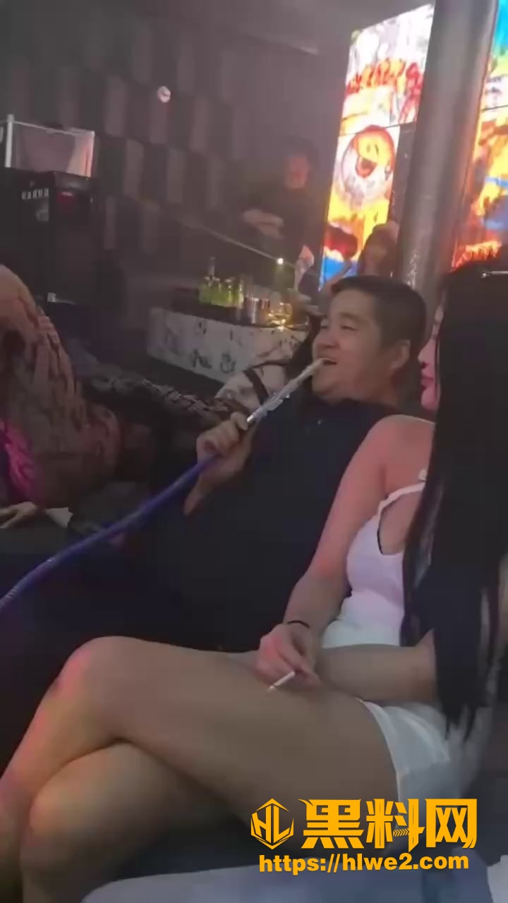 大哥重金下单巨乳bgo