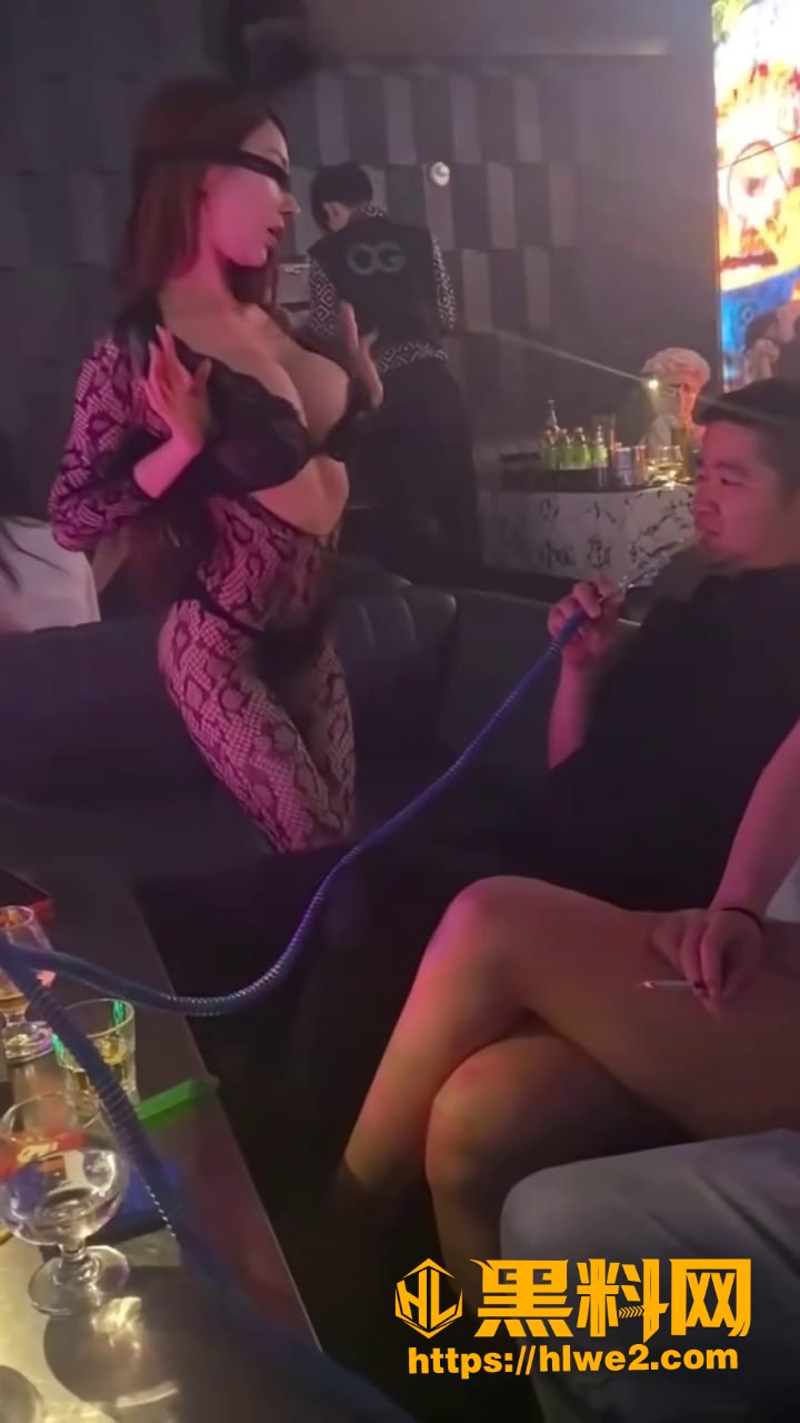 巨乳