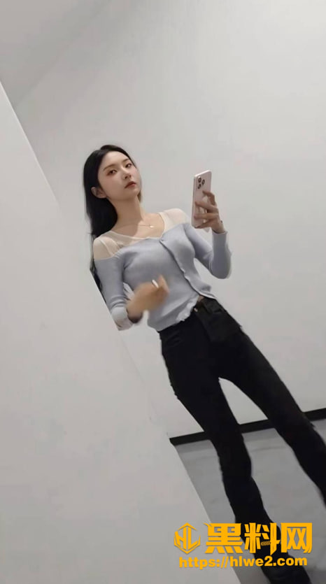 偷拍美女尿尿