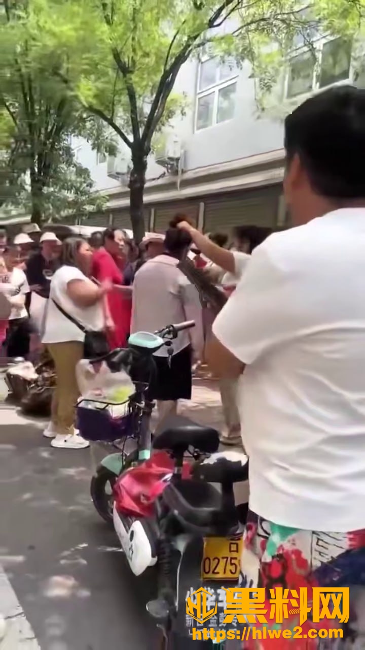 阳城公园女子捉奸现场3
