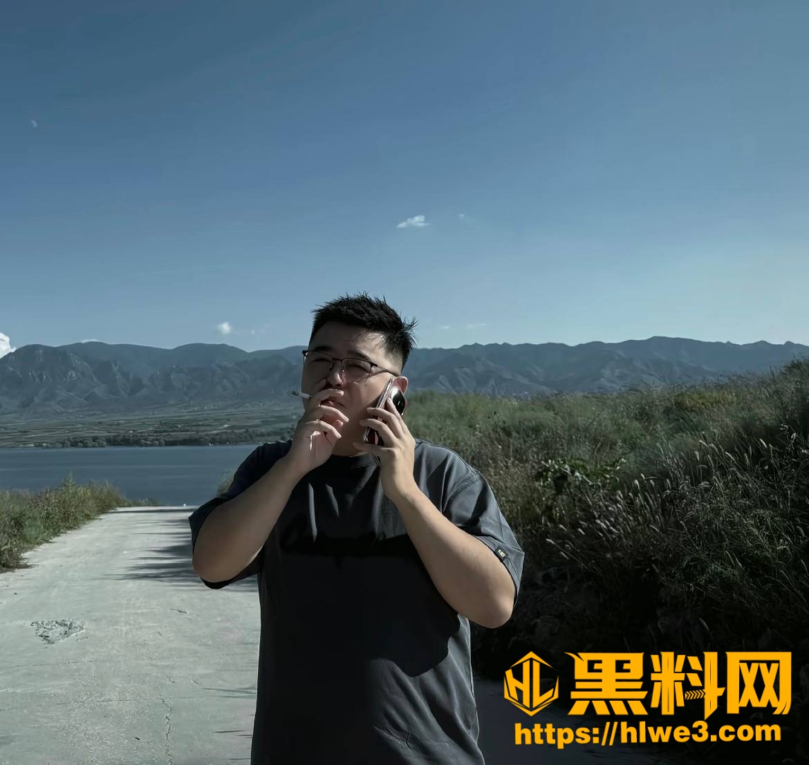 小宋拼缝KTV摸奶5