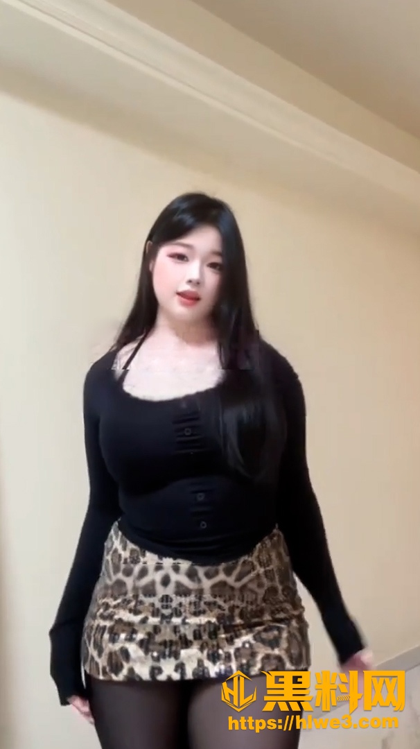 巨乳网红千元定制视频3