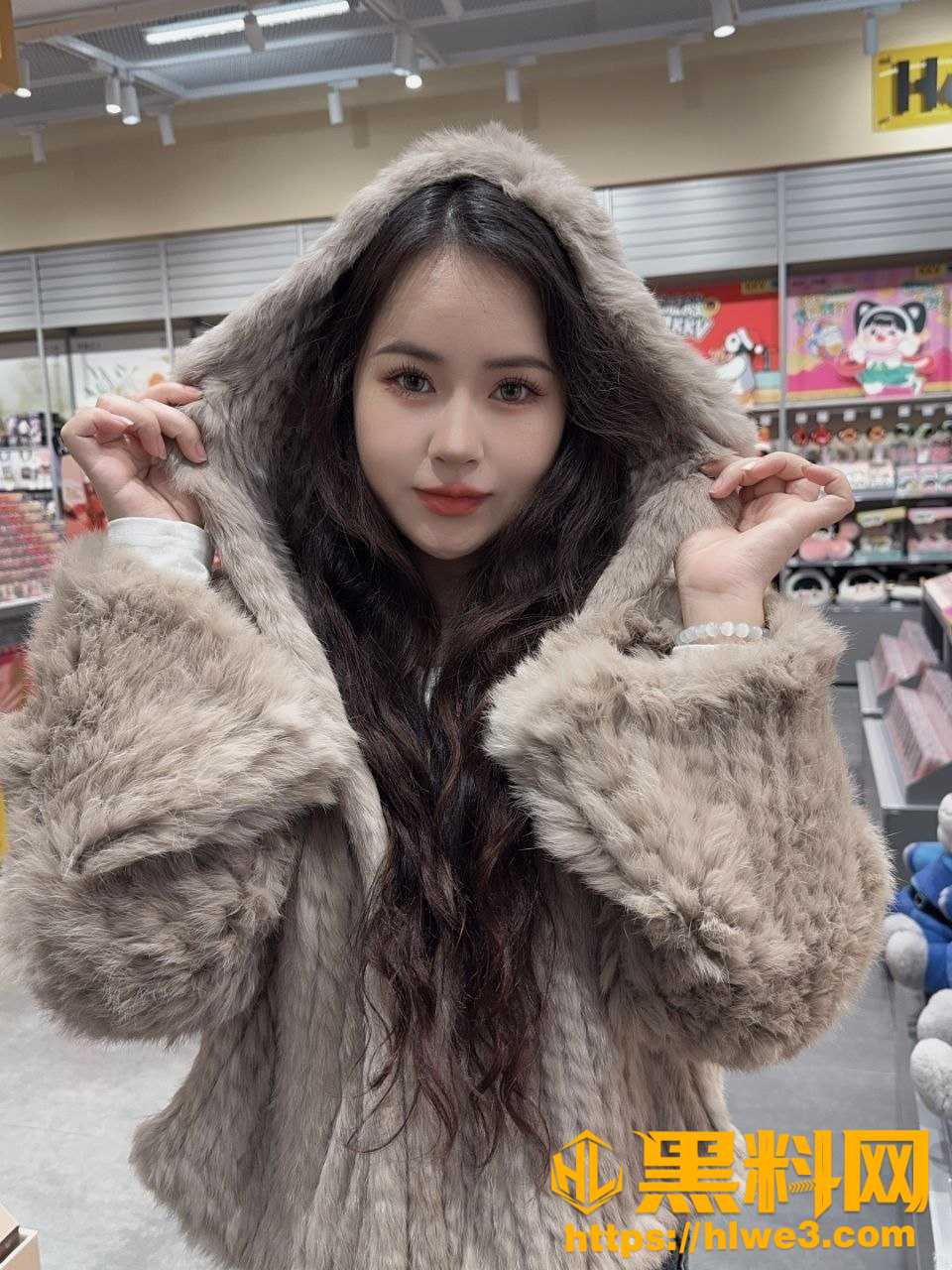 约炮女大学生视频24