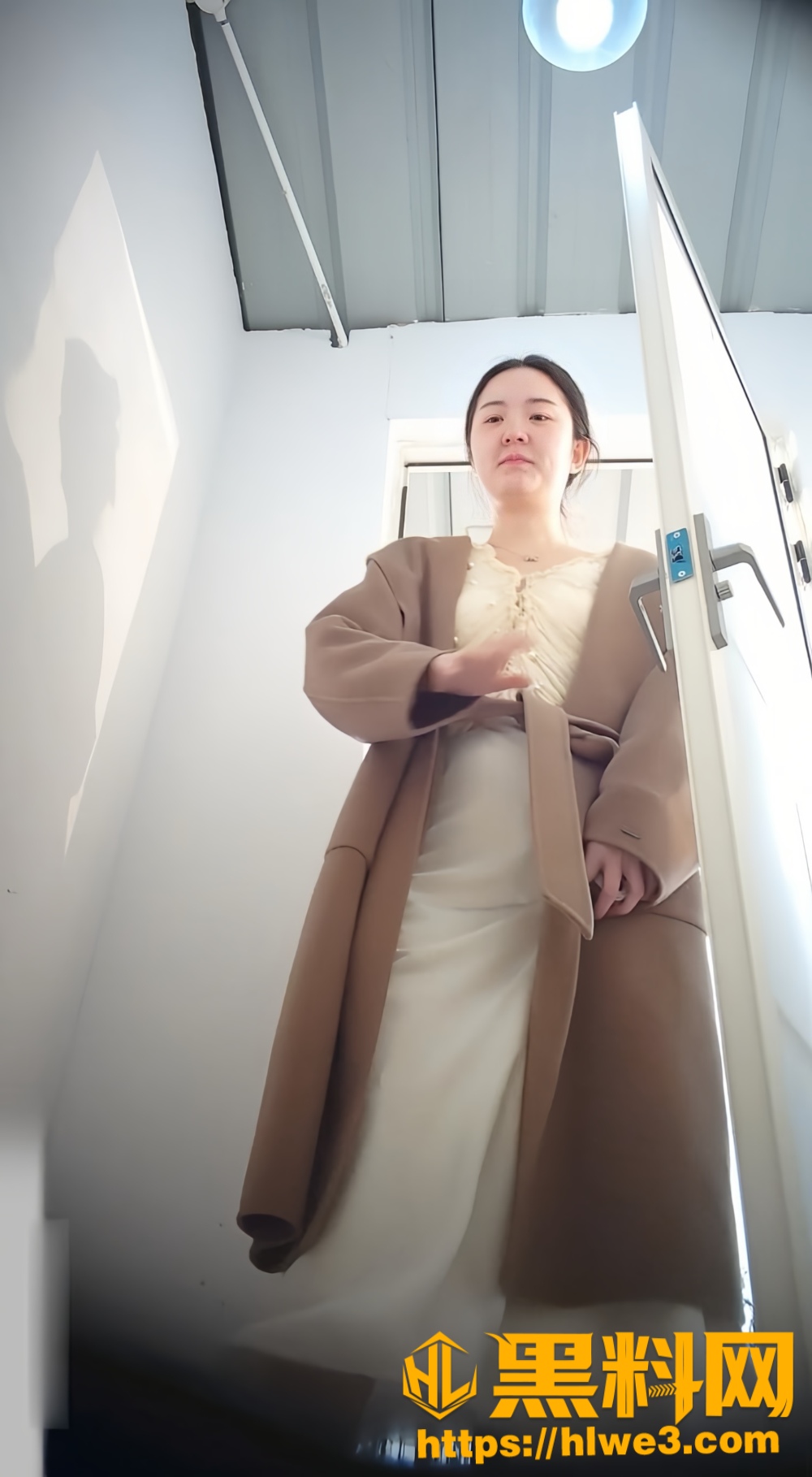 街边公厕真实偷拍1