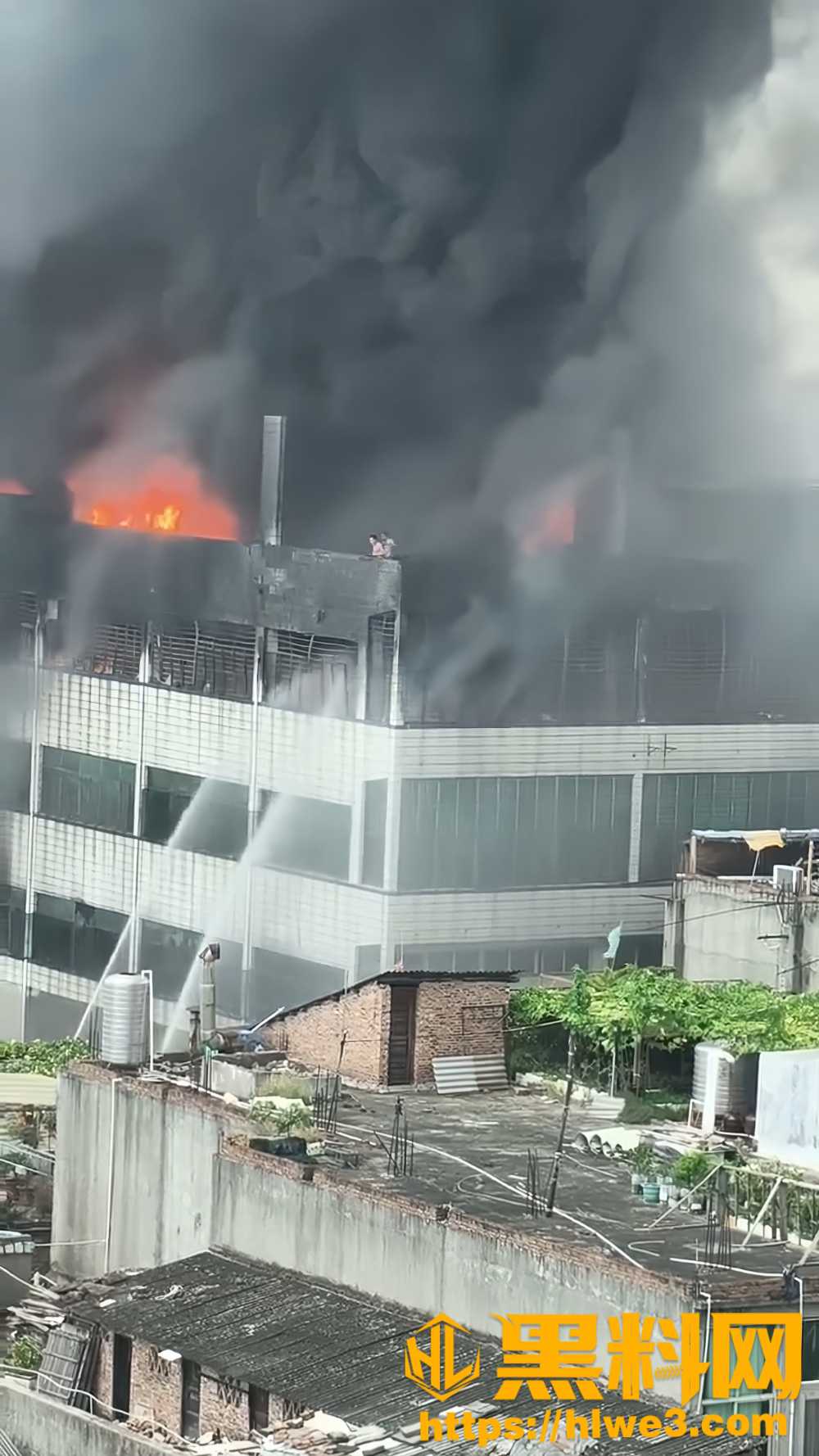 泉州晋江市火灾救援现场6