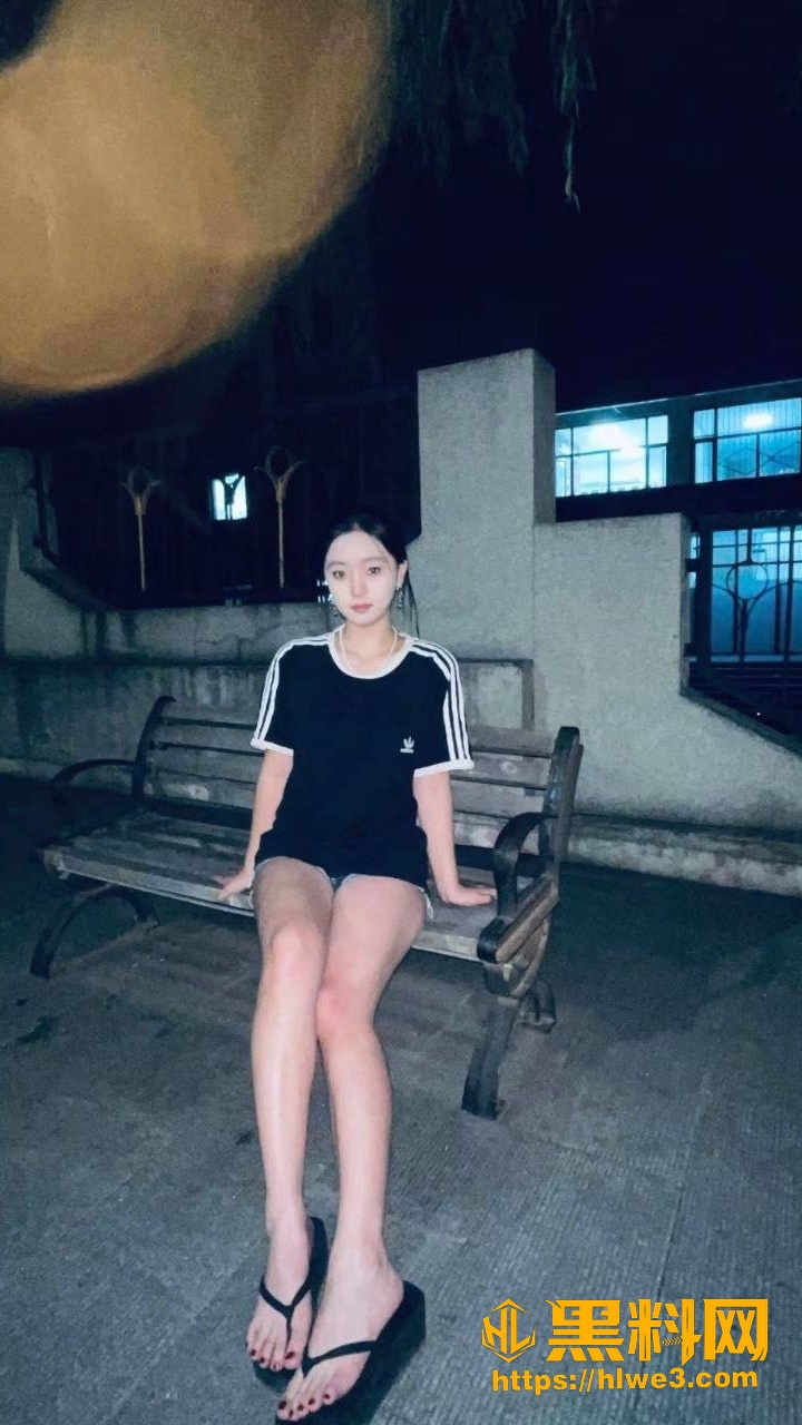 Soul反差大学生自慰视频