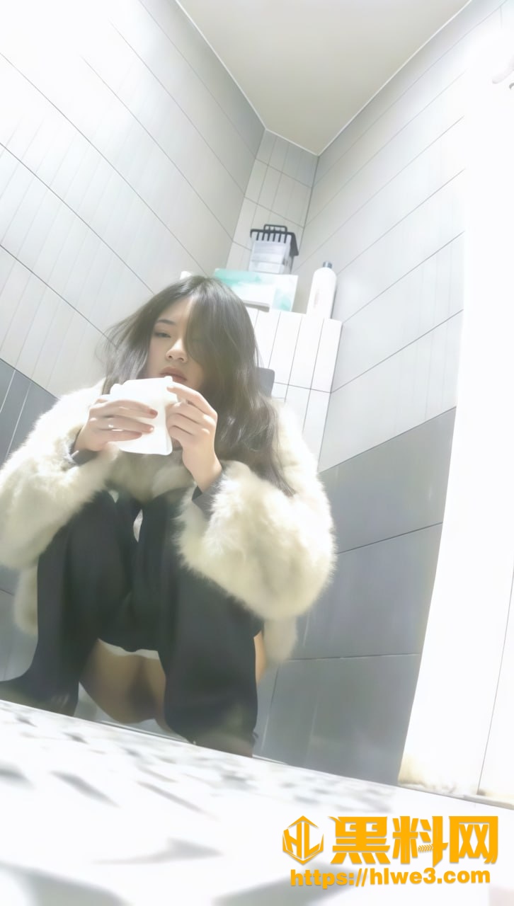商场女厕高清偷拍3