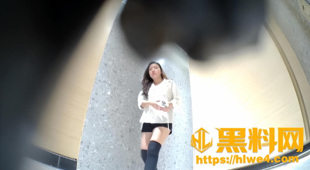 偷拍夜总会多位美女3