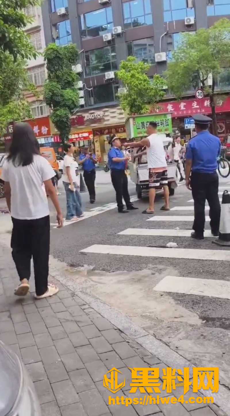 城管执法互殴现场视频1