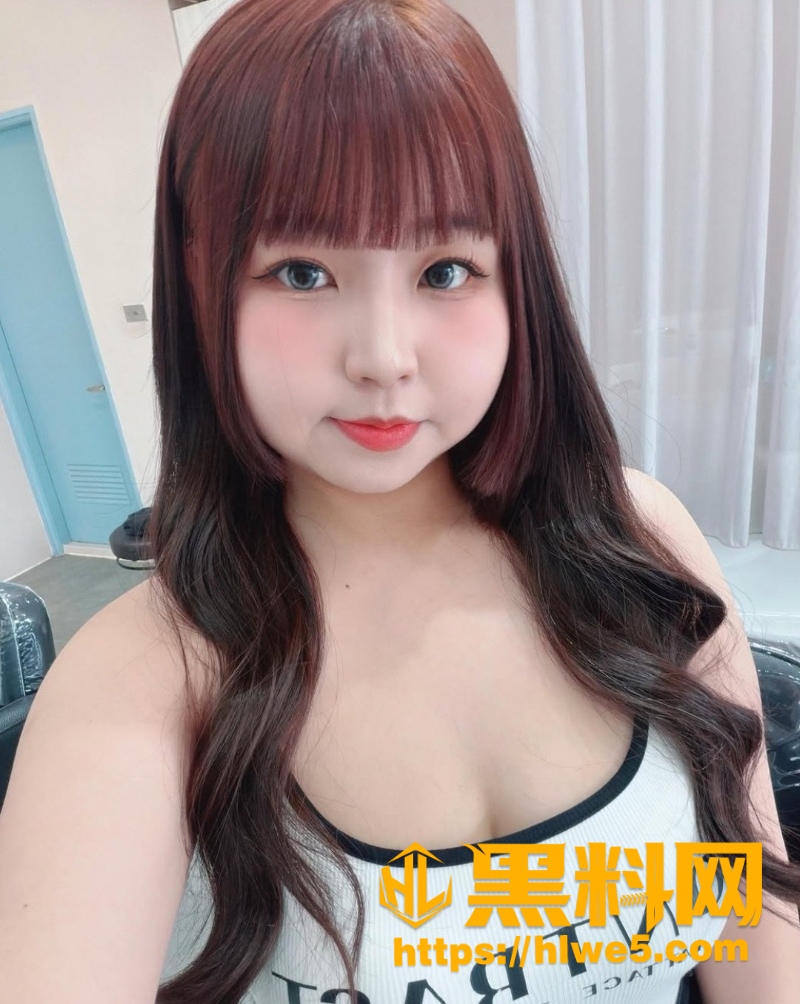 芽芽全裸自拍诱惑7