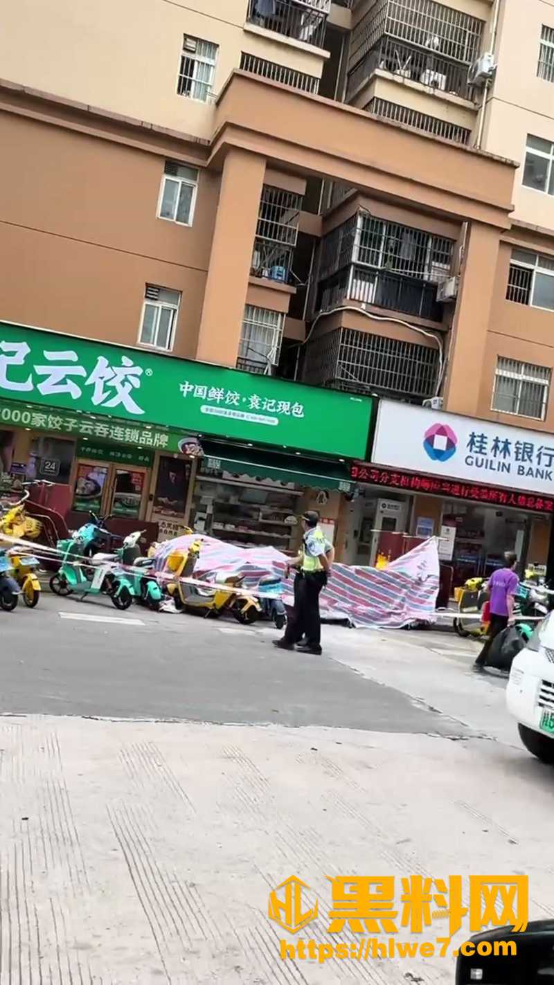  广西南宁女子裸体跳楼事件5