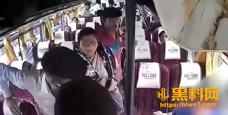 02女乘客怒揍变态男1 2wm