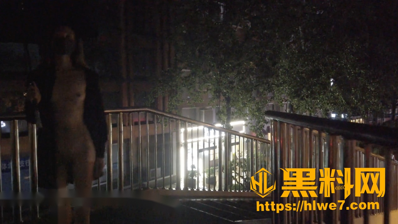 北京天使深夜全裸漫步视频