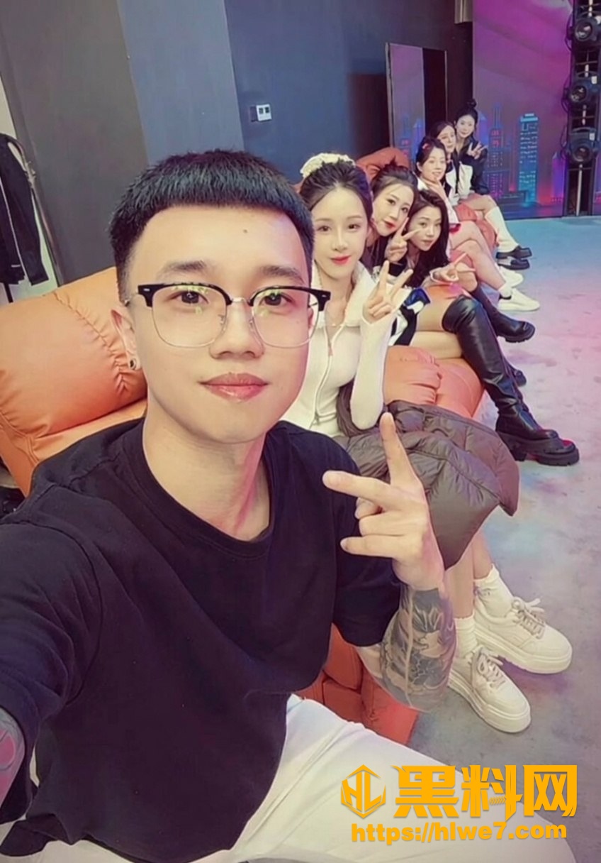 王皓晨偷情团队二代小妮 8