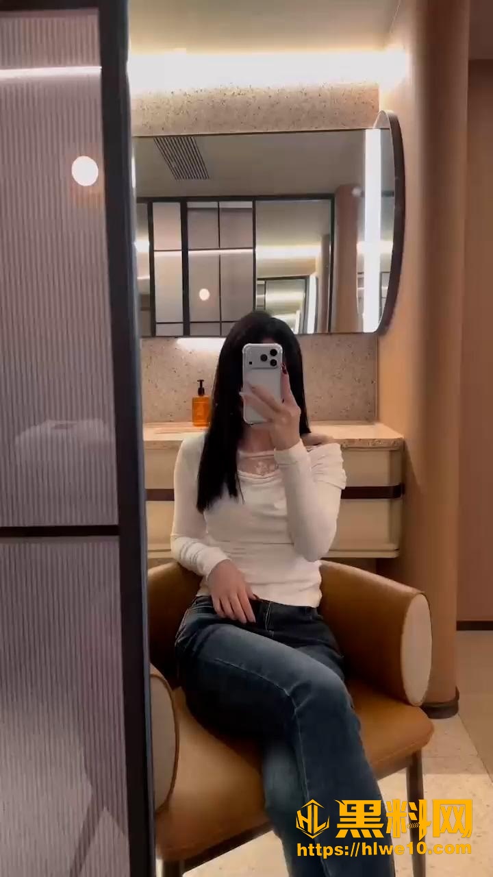 饭饭吖跪趴出轨视频