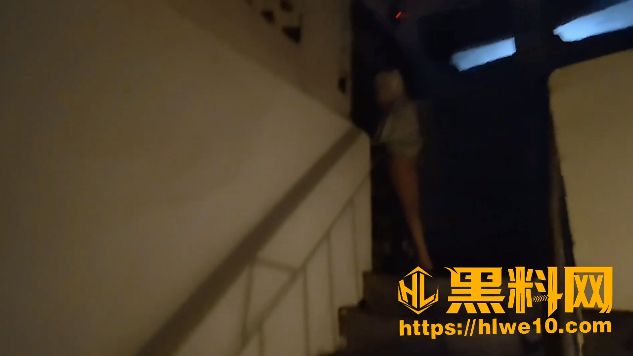 城中村出租屋昏暗小姐姐视频