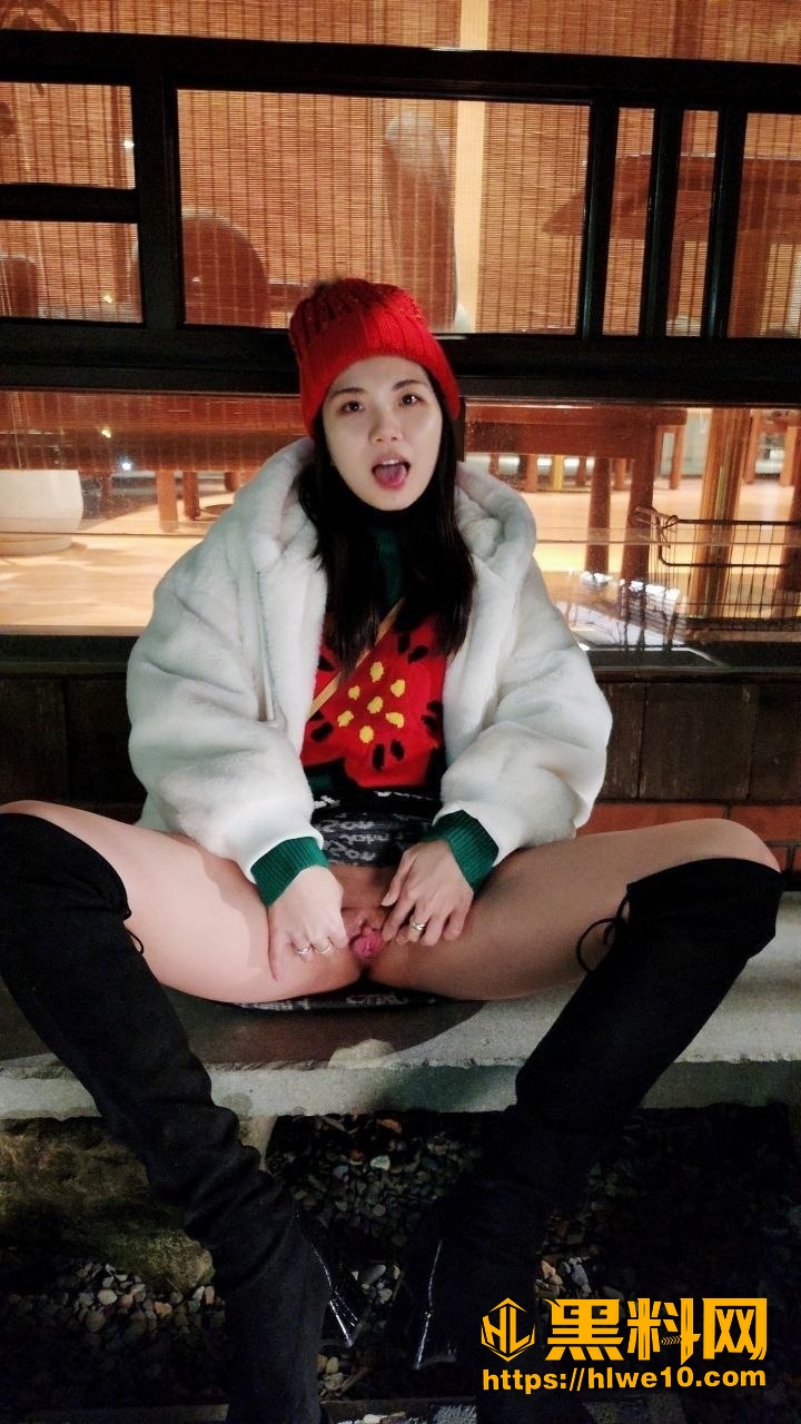 吴莉娜娜深喉吞吐福利