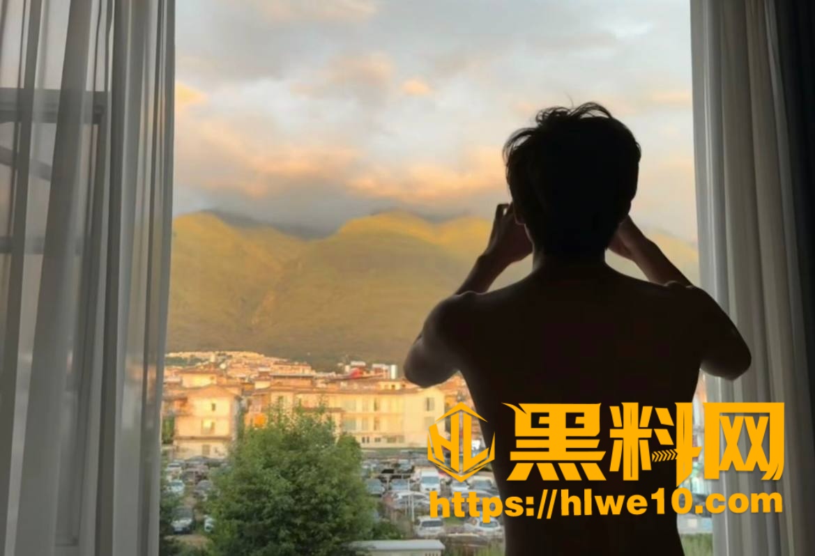 不吃汉堡单身人设崩塌