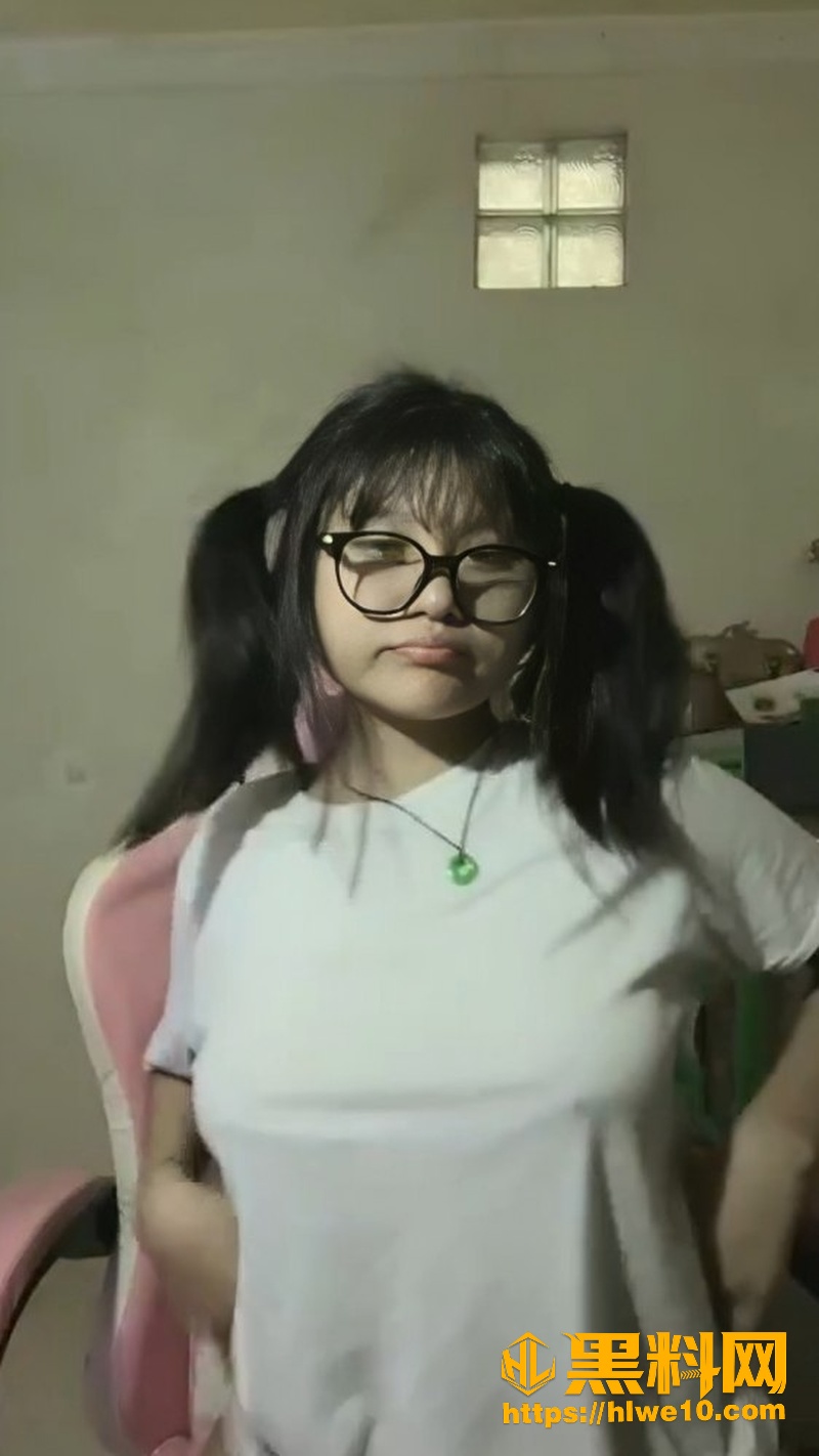 东南亚精神小妹直播福利1