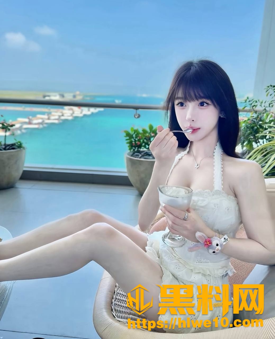 viki露脸深喉骑乘榨精视频 3