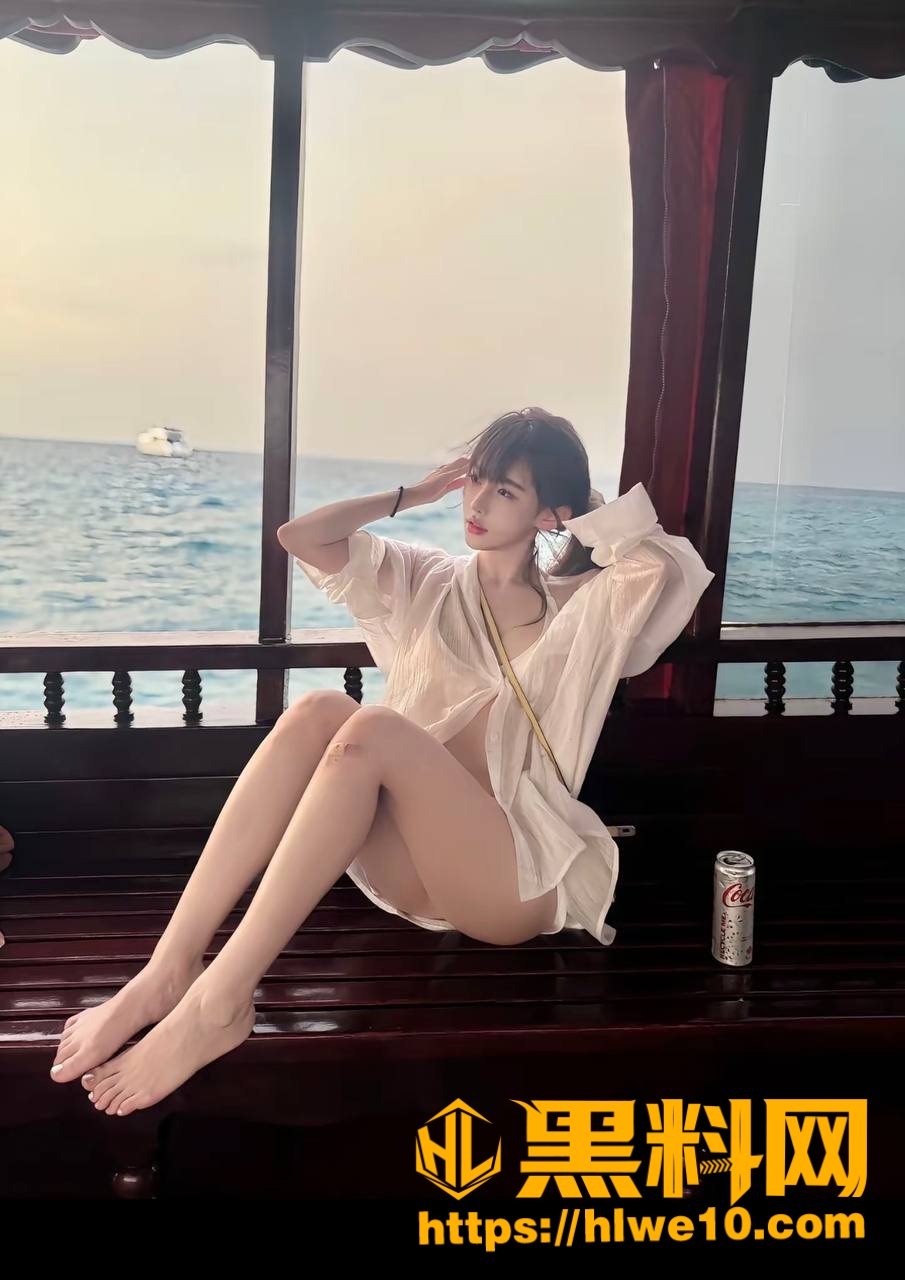 viki露脸深喉骑乘榨精视频 8