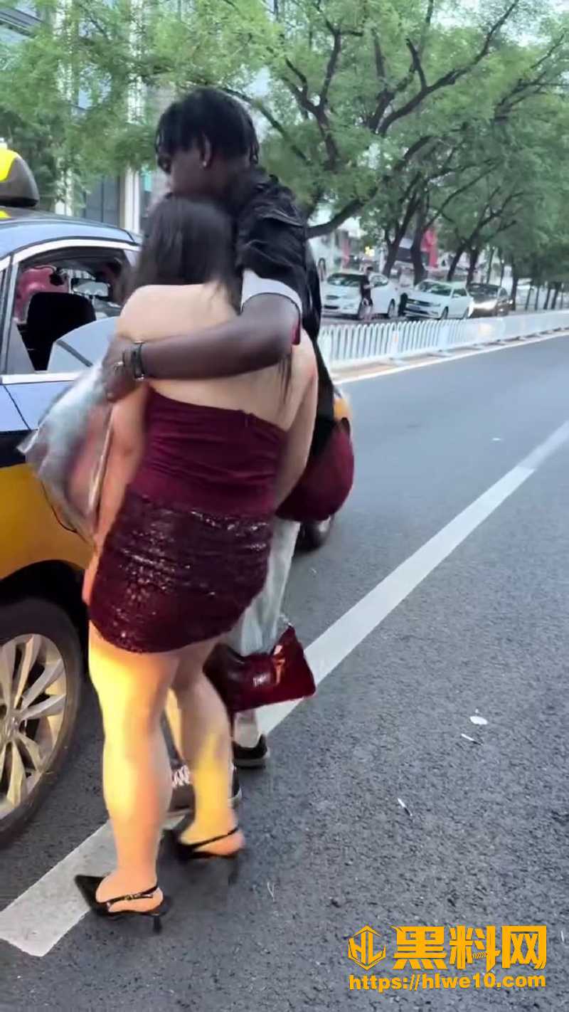 漂亮老婆竟成媚黑母狗1
