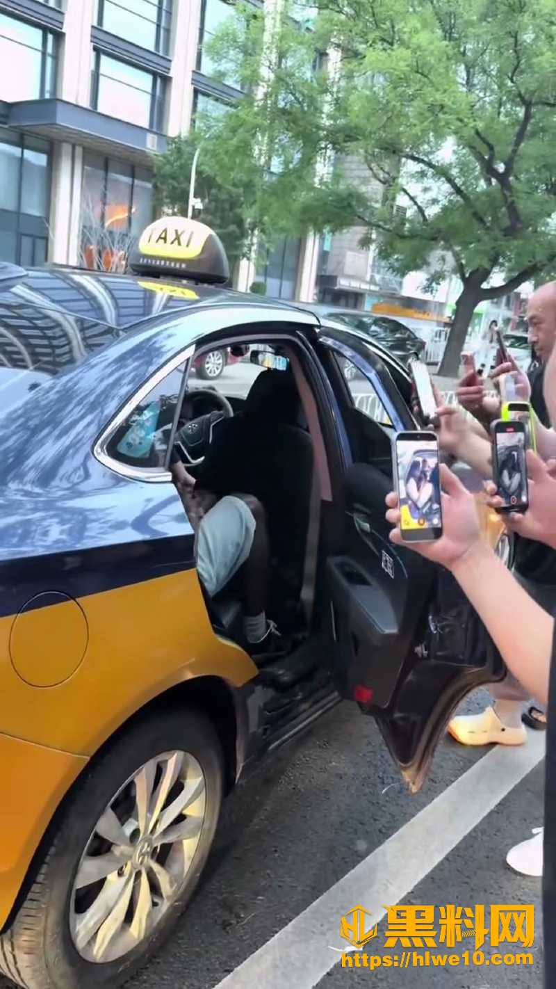 媚黑母狗彻底绿穿6