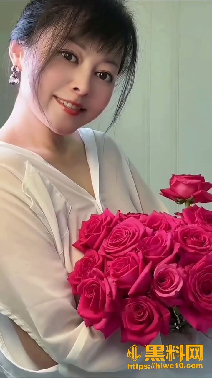 十三姨揉胸福利视频1