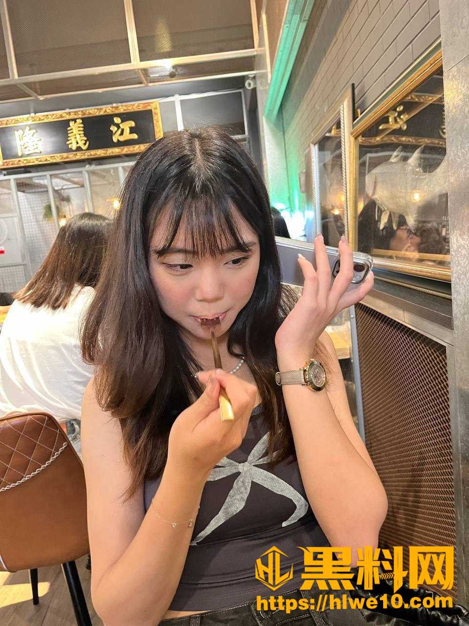 巨乳女大学生私拍曝光2
