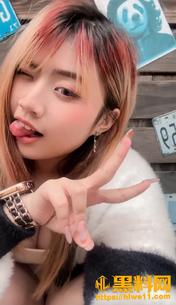 沐Mu早期房间自拍曝光2
