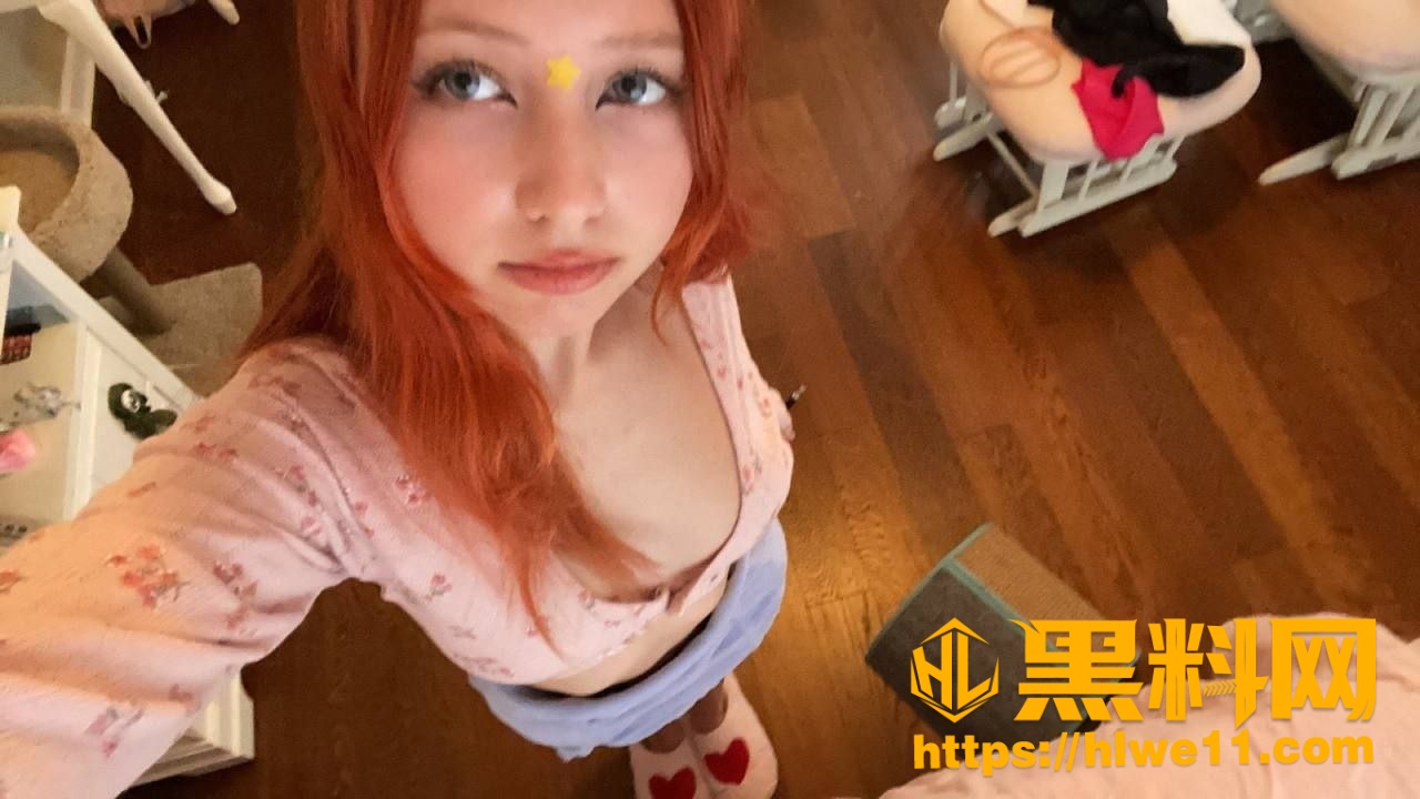 国外巨乳小网美早期视频3