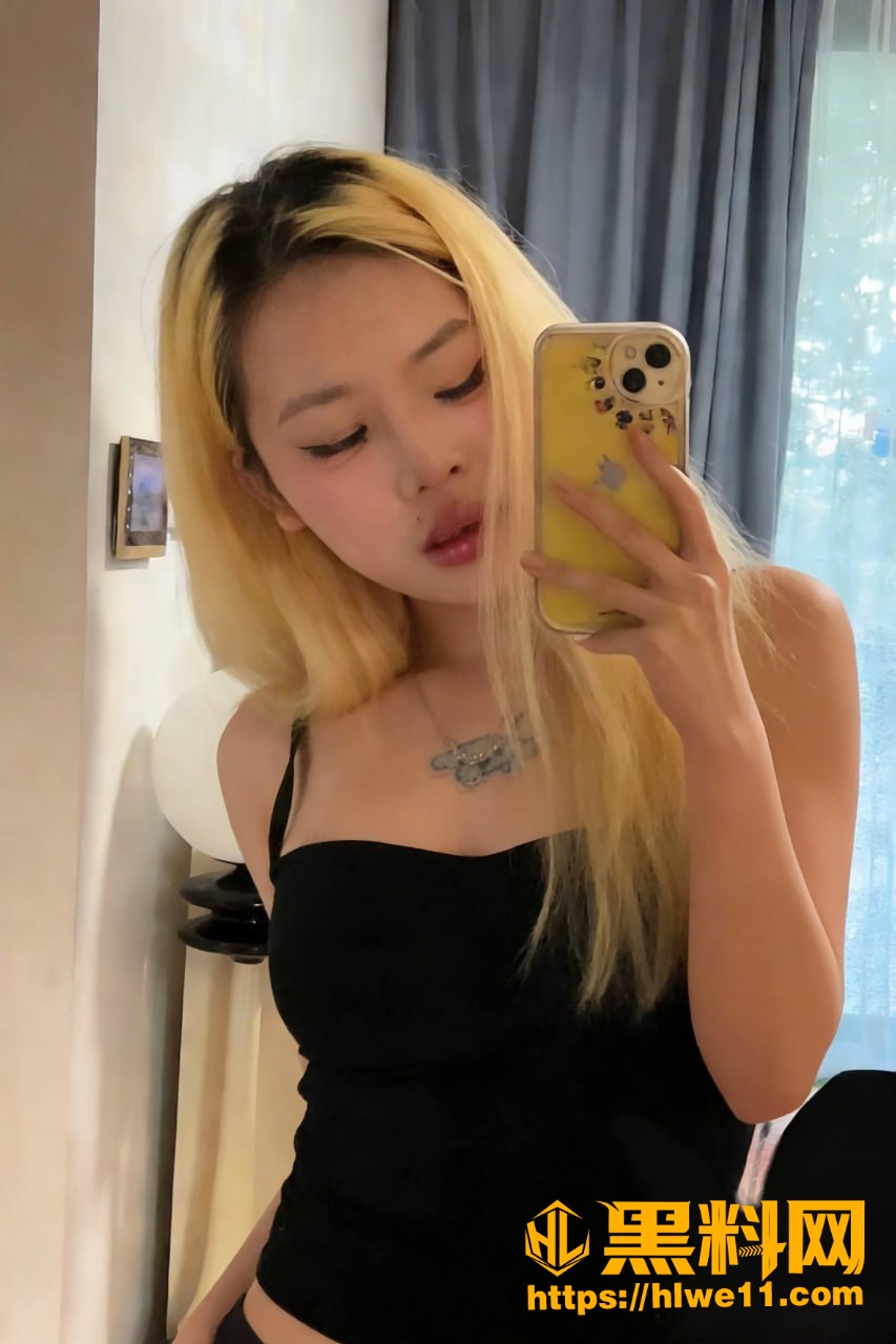 舌钉妹被抠逼喷水2