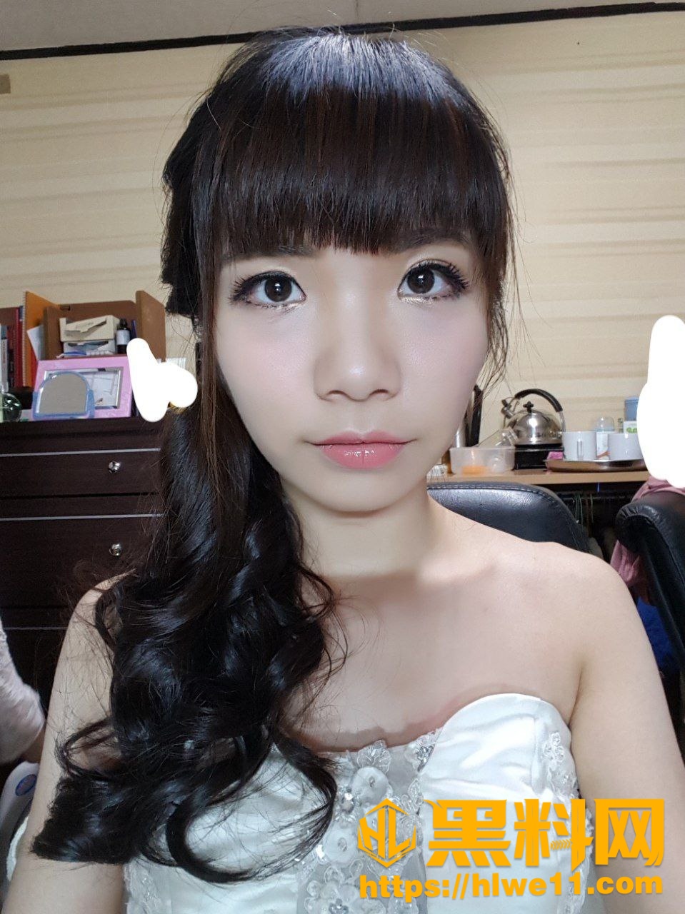 女大学生户外露出视频