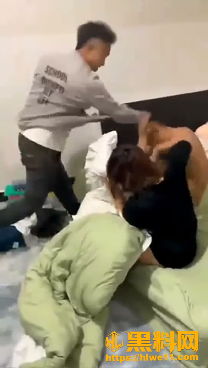 少妇被原配捉奸在床视频1