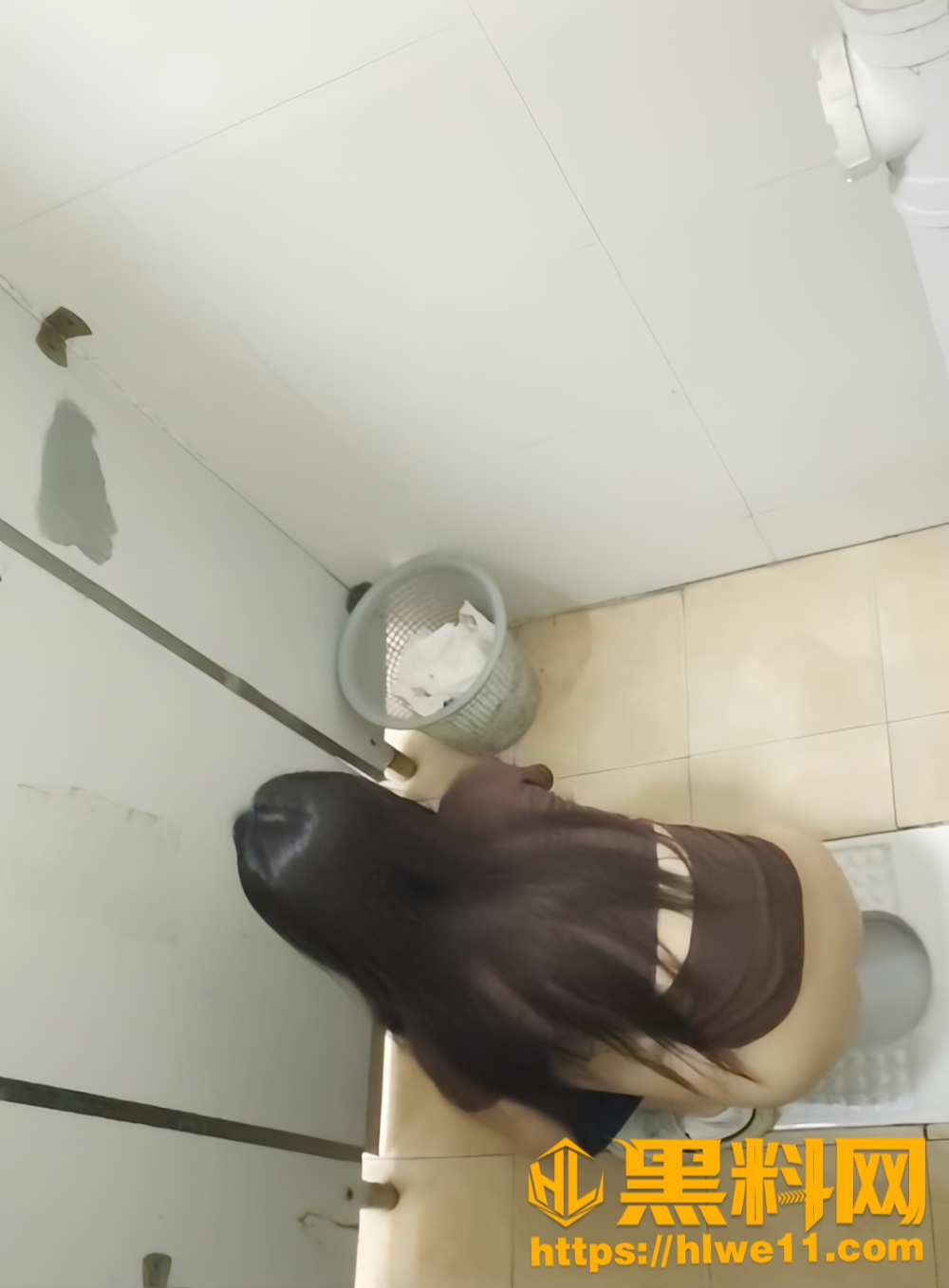 舞蹈学校女厕偷拍1